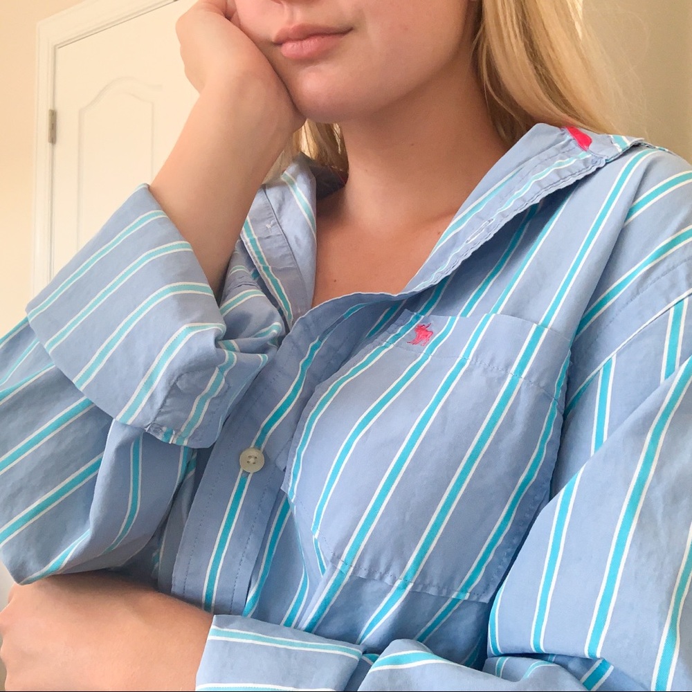 Cropped Button Up - Picture 2 of 4
